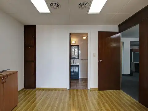 Oficina de 194 M2 en zona Tribunales totalmente AMOBLADA y LISTA PARA ENTRAR