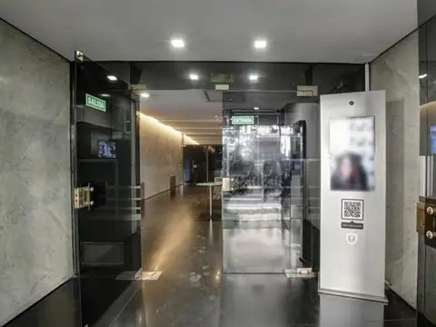 Oficina 6 ambientes con 3 baños