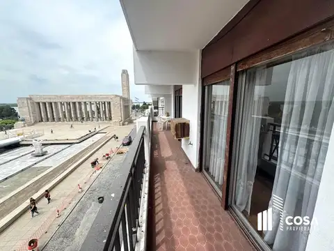 Venta Departamento 5 dormitorios con 2 cocheras frente al Monumento Nacional