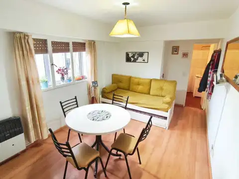 VENTA AMPLIO DEPTO 2 AMBIENTES