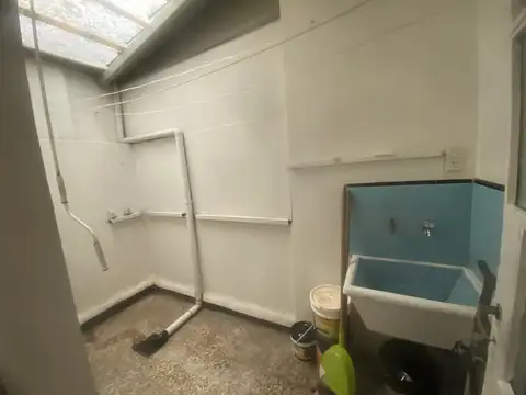 Amplio Departamento de dos amb en alquiler - Olivos