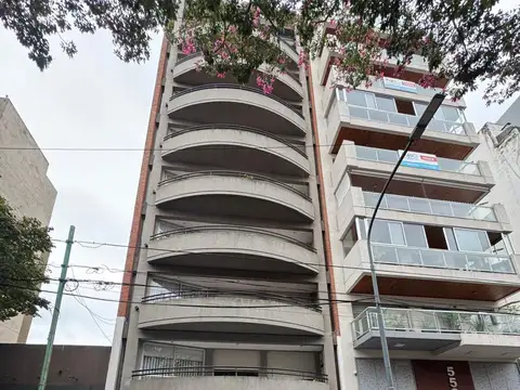 Semipiso sobre el boulevard