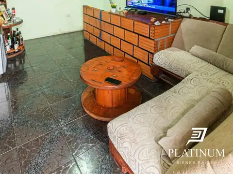 Casa 9 ambientes con 3 baños