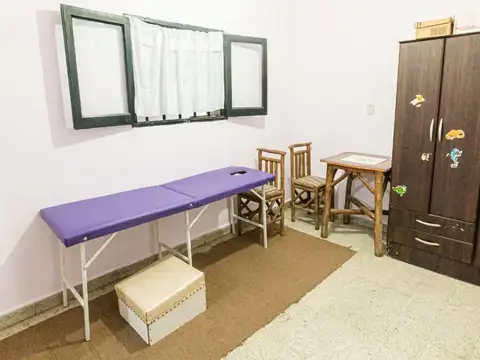 Casa 9 ambientes con 3 baños