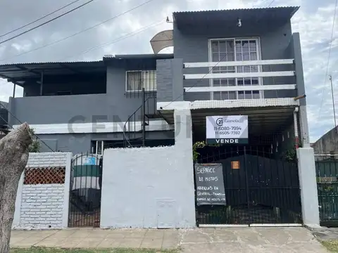 CASA EN VENTA EN TALAR APTA VARIAS FAMILIAS