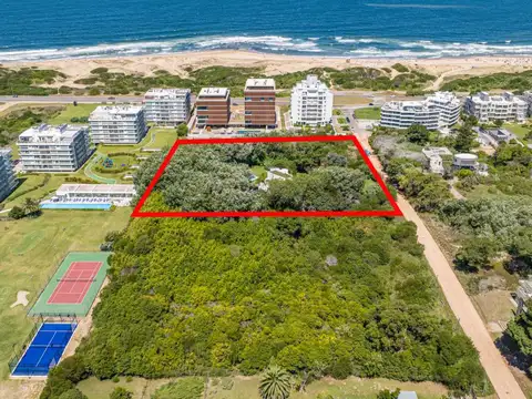 Lote en venta de 1 ha. en Rincon del Indio a 1 cuadra del mar