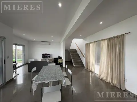 Casa en Alquiler de 5 dormitorios
