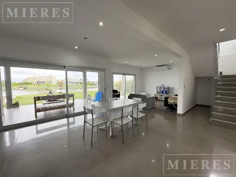 Casa en Alquiler en San Sebastian, USD 1.700