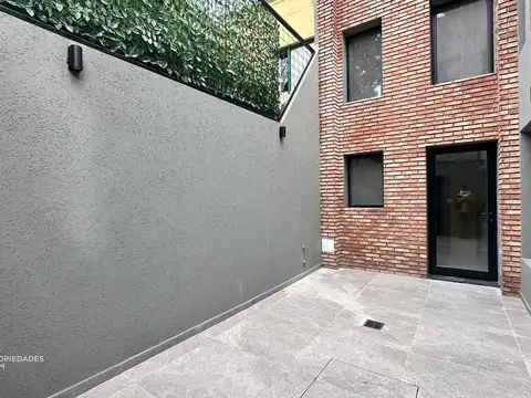 Venta | Casa de pasillo 2 dormitorios y comodín, terraza, parrillero - Balcarce 100 - Centro Rosario