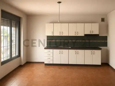 ALQUILER CASA DE 3 DORMITORIOS EN BARRIO SAN FERNANDO