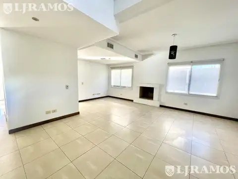 Casa en Alquiler de 4 dormitorios