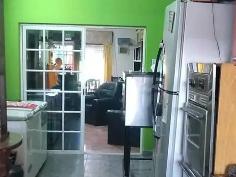 Casa en venta - 3 Dormitorios 1 Baño - Merlo