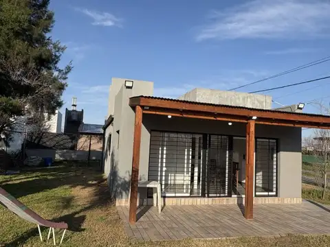 ROLDÁN- PUNTA CHACRA- CASA ESQUINA.-ACEPTA PERMUTA VEHÍCULOS