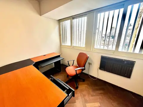 Oficina en alquiler en el centro de Rosario. Ideal emprendimiento independiente