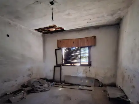 Casa 3 ambientes con 1 baño