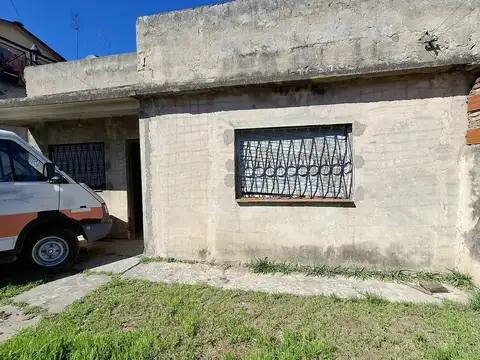 Venta Casa - Lote. Lanus Este