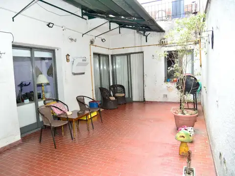 5 AMBIENTES PLANTA BAJA PATIO TERRAZA