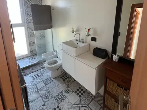 DUPLEX EN VENTA DON CARLOS GONNET. LA PLATA