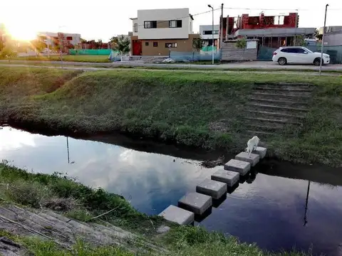 Terreno en Venta 30  mts Fondo