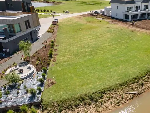 LOTE A LA LAGUNA EN LA PROVIDENCIA CANNING