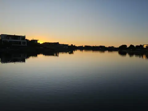 Nvr Espectacular Lote En Area 10 A La Laguna