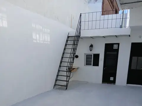 Casa en Alquiler con 1 cochera