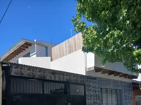 CASA EN LOTE PROPIO PARA USO COMERCIAL O TRABAJO.