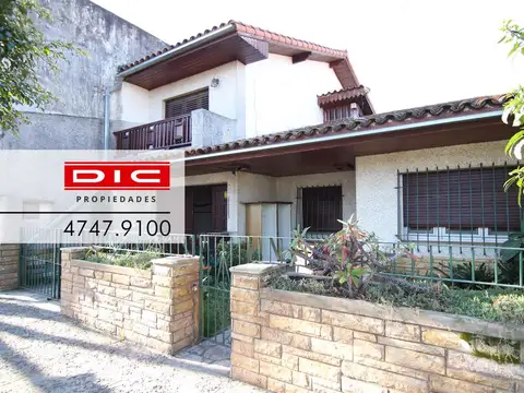 Chalet de 3 amb c/garage pasante y galpón c/depósito