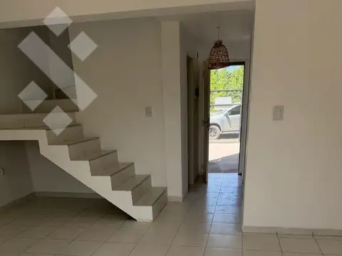 Depto Tipo Casa 4 ambientes con 1 baño