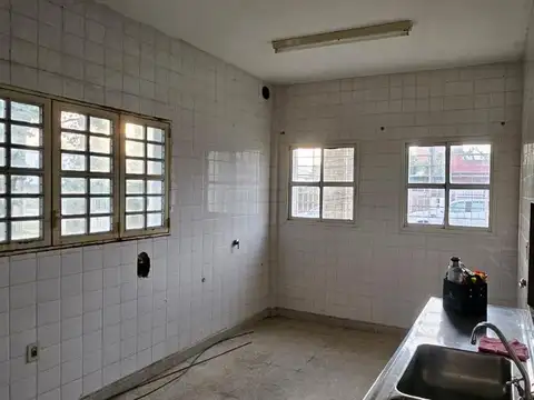 VENTA - GALPON USO COMERCIAL O INSTITUCIONAL - LA FLORIDA