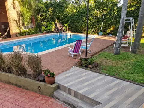 Casa en Venta con 2 cocheras