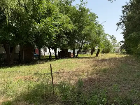 ¡Una oportunidad única: terreno en barrio residencial esperando ser parte de tus sueños! Calle Levene e/246 y 250