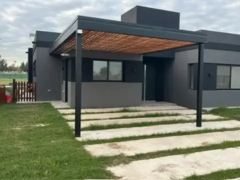 Casa a estrenar en venta Barrio San Felipe, 4 Ambientes