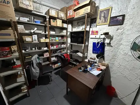 Local comercial de 70 m² sin expensas ni ABL, sobre La Rioja a metros de Av. San Juan