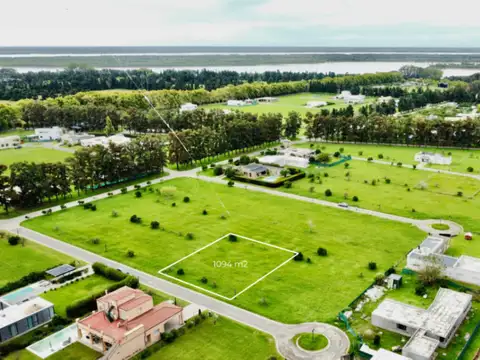 Lote de 1094m2 en Azahares del Parana. Entrega + Financiacion.