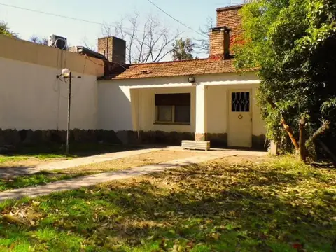 Casa quinta venta con Gran terreno en José C Paz