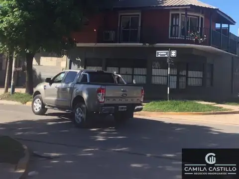 Galpón con vivienda en venta