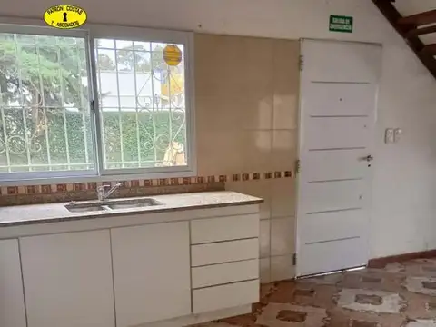 Casa 3 ambientes con 2 baños