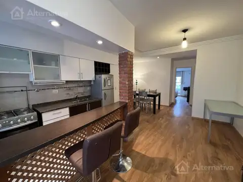 Rio de Janeiro  al 600 entre Av. Diaz Velez y Ramos Mejia.