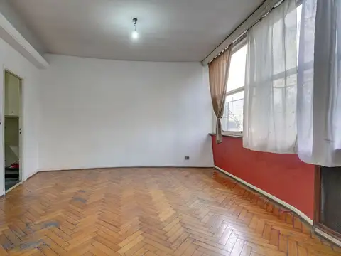 SE VENDE PISO 4 AMB C/DEP - SAN CRISTOBAL