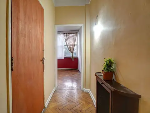 SE VENDE PISO 4 AMB C/DEP - SAN CRISTOBAL