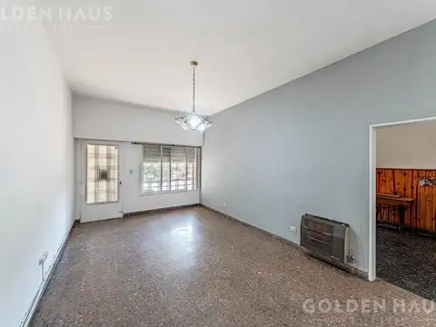 Casa en Alquiler con 1 cochera