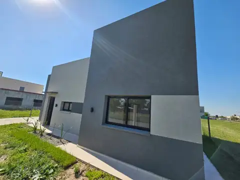 Casa en Venta en Funes Norte, USD 122.000