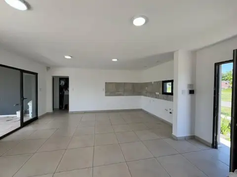 CASA 2 DORMITORIOS A ESTRENAR EN FUNES NORTE