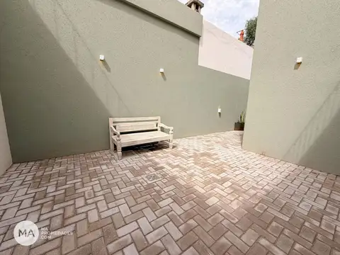 Casa 4 ambientes con 3 baños
