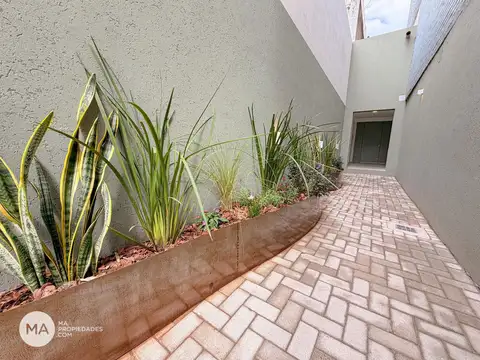 Casa en Venta en Nuestra Señora De Lourdes, USD 329.000