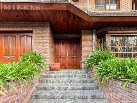 Casa en alquiler en el Barrio Las Barrancas en La Horqueta.