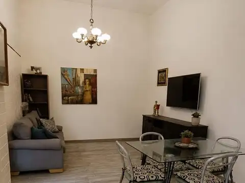 PH en Saavedra con Patio Interno y Excelente Ubicación