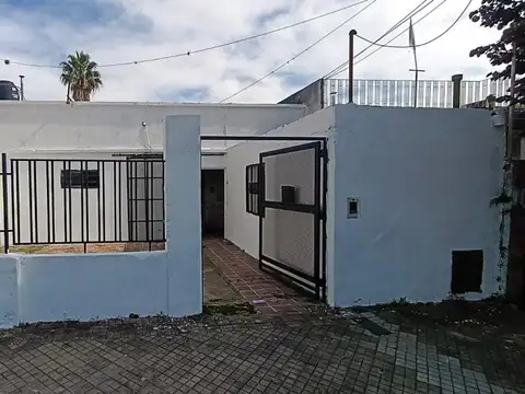 CASA A RECICLAR 2 DORMITORIOS EN Bº SALADILLO