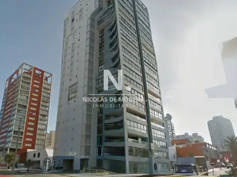 Vende apartamento de 3 dormitorios reciclado, Garden Tower, Punta del Este